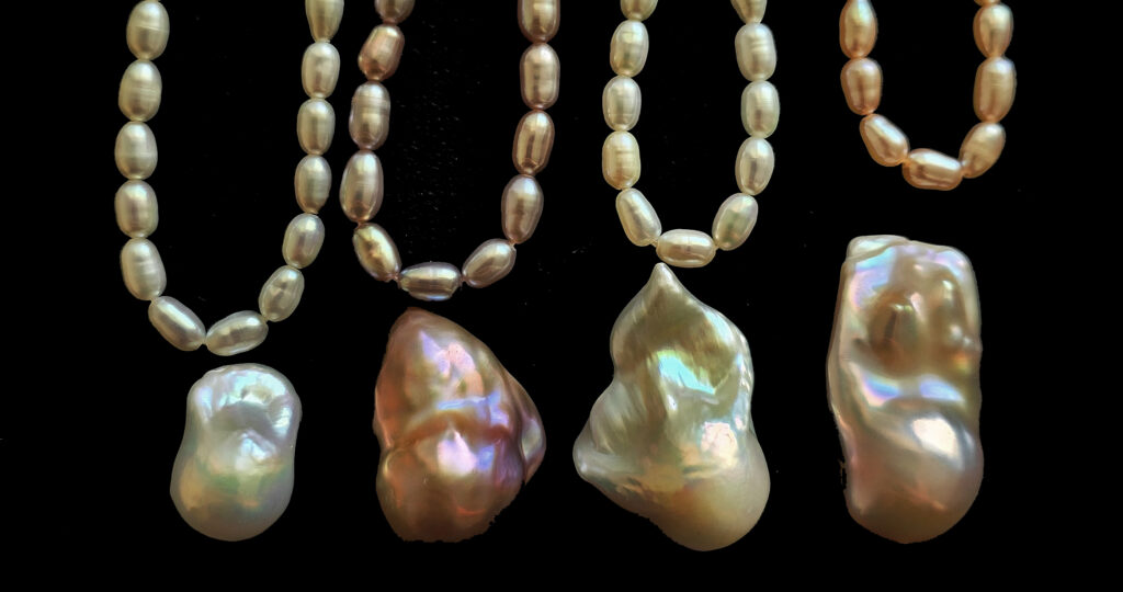 photo baroque pearl in different size and form for blog, Baroque pearls pictures.