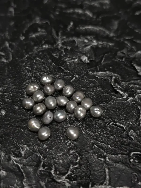 Perła Słodkowodna Ciemnoszara 6x4 mm