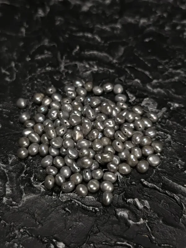 Perła Słodkowodna Ciemnoszara 6x4 mm