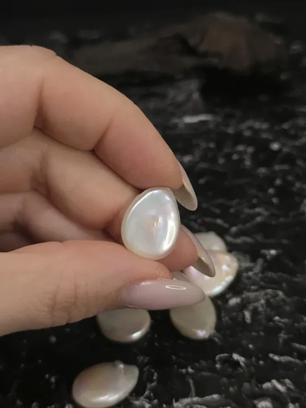 Perła Naturalna Keshi Biała Łezka Plaska 20-25mm