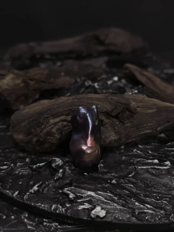 Perła Barokowa Ciemnogranatowy paw wysokej jakośći 29x15x15 mm