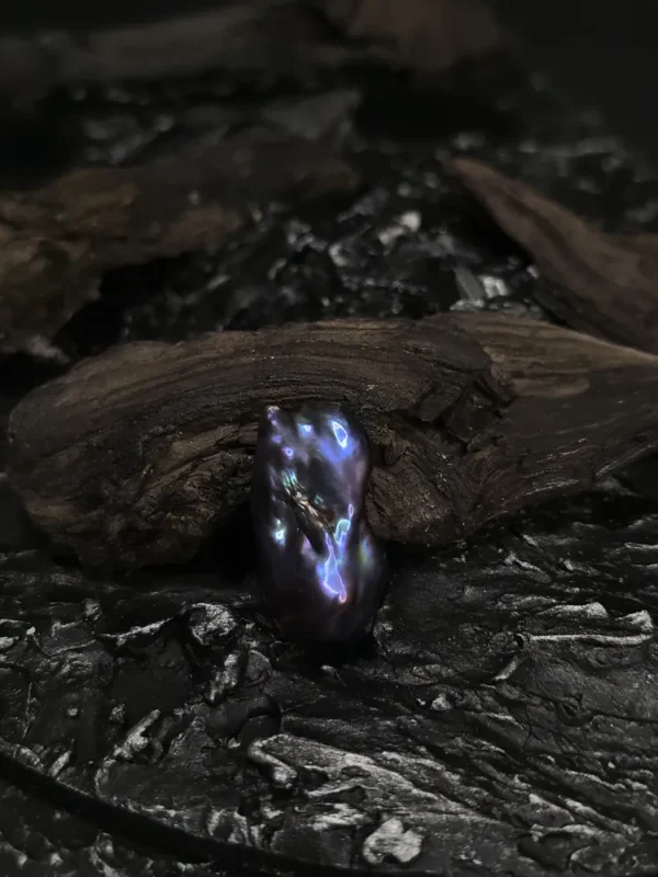 Perła Barokowa Ciemnogranatowy paw wysokej jakośći 29x15x15 mm