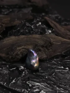 Perła Barokowa Ciemnogranatowy paw wysokej jakośći 25x17x13 mm