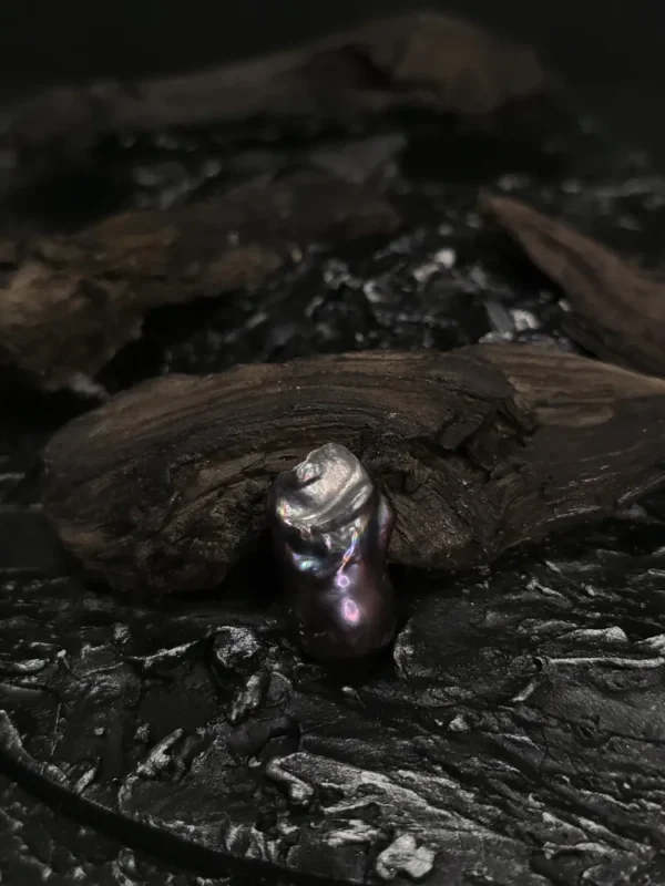 Perła Barokowa Ciemnogranatowy paw wysokej jakośći 27x16x13mm