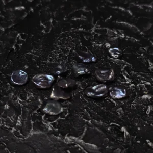 Perła Ciemnogranatowy Paw Petal 10-8 mm