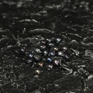 Perła Słodkowodna Ciemnogranatowa paw 6x3 mm