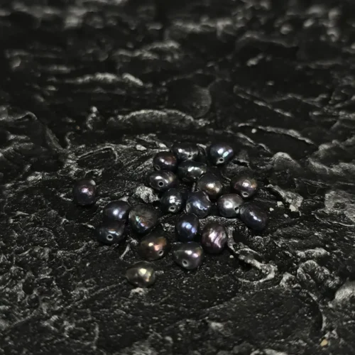 Perła Słodkowodna Ciemnogranatowa paw 6x3 mm