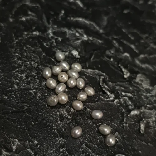Perła Naturalna Szara Ryż 6x4mm