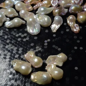 Perła Barokowa Brzoskwiniowa 25-29mm